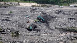 Penambang Pasir Nekat Beraktivitas di Aliran Sungai Gunung Semeru