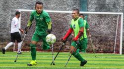 Tim Sepak Bola INAF Latihan Bersama pada Hari Disabilitas Internasional