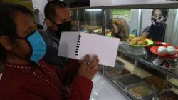 Warteg Ini Berikan Makan Gratis untuk Penyandang Disabilitas