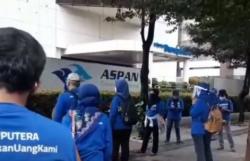 Video Puluhan Nasabah Bumiputera Kembali Demo di Jakpus Klaim Pembayaran Tak Kunjung Cair