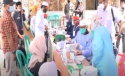Video Ribuan Warga Cilongok Jalani Rapid Test usai Haul Akbar di Ponpes Abuya Uci