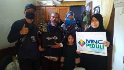 Dapat Handphone Baru dari MNC Peduli, Abah Entis Bisa Kembali Mencari Nafkah<