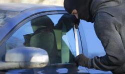 Tips Menghindari Kaca Mobil Dipecah Maling