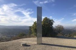 Obelisk Misterius Juga Muncul di California, Tak Lama Kemudian Hilang