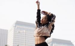 Miliki Perut Rata dan Seksi, Begini 3 Potret Ayya Renita Pemeran Kiki di Ikatan Cinta