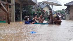 Banjir di Lebak Semakin Parah, Ketinggian Air Capai 5 Meter