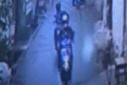 Video Rekaman CCTV Pelaku Curanmor di Cengkareng Beraksi saat Hujan Deras<