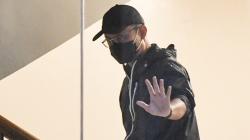 Serba Hitam, Ini Penampakan Mensos Juliari Batubara Menyerahkan Diri ke KPK