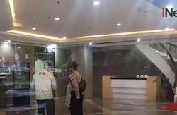 Video Penyidik KPK Geledah Kantor Kemensos di Salemba Jakpus