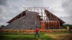 Atap Bangunan Geo Theater Sumedang Roboh Diterjang Angin Kencang