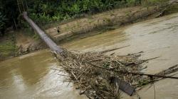 Jembatan Gantung Desa Pasir Tanjung Lebak Putus Diterjang Banjir
