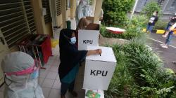 Pasien Covid-19 Nyoblos di RS Lapangan Kogabwilhan II Surabaya