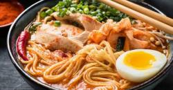 Mencicipi Mi Korea Bertekstur Kenyal dan Lembut, Rasa Rempahnya Bikin Ketagihan