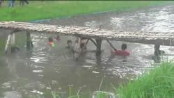 4 Bocah Tenggelam di Sungai Petahunan Banyuwangi, 2 Tewas Kakak Beradik 