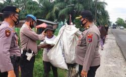 Pemulung di Batubara Ketakutan Dipepet Rombongan Polisi, Ternyata...