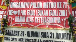 Polda Metro Dibanjiri Karangan Bunga, Eh Ada yang Sindir Fadli Zon
