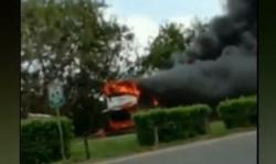 Video Bus Rombongan Peziarah Terbakar di Tol Tangerang-Merak
