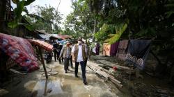 Kunjungi Korban Banjir di Aceh Utara, Ketua BNPB Minta Pengungsi Dipisah untuk Cegah Covid<