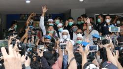 Habib Rizieq Ditahan Polisi Usai Diperiksa, Kuasa Hukum: Beliau Pejuang Siap Segala Kemungkinan<