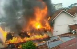 Video Kontrakan di Palembang Terbakar, 1 Orang Tewas Terpanggang