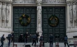 Penembakan di Gereja Katedral New York, Pelaku Serang Polisi