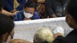 Jenazah Wakasad Letjen TNI Herman Asaribab Disemayamkan di RSPAD