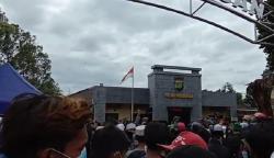 Minta Habib Rizieq Dibebaskan, Massa Geruduk Kantor-Kantor Polsek di Tangerang