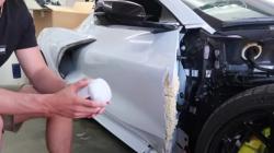 Unik, Pria Ini Perbaiki Mobil Penyok Pakai Mi Instan