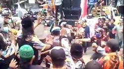 Unjuk Rasa di KPU Tasikmalaya Ricuh, Polisi dan Demonstran Terluka