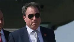 Donald Trump Ditinggal Orang Dekat Lagi, Sekretaris Staf Derek Lyons Mundur