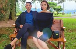 Adegan Dipeluk Erat Arya Saloka, Amanda Manopo Tenteng Tas Seharga Rp9,1 Juta