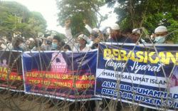 Datangi Polda Sumsel, Simpatisan Minta Habib Rizieq Dibebaskan Tanpa Syarat<