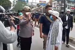 Video Brimob Pukul Mundur Massa Anarko di Jalan Abdul Muis Jakpus<