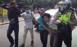 Video Polisi Tangkap Peserta Aksi 1812 di Tanah Abang