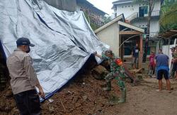 Tergerus Hujan Deras, TK dan Rumah Warga di Kulonprogo Terancam Longsor