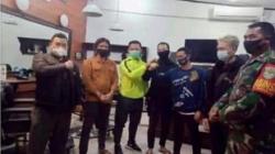 Customer Pukul Tukang Cukur di Barbershop Berakhir Damai, Netizen: Semudah Itu Ferguso