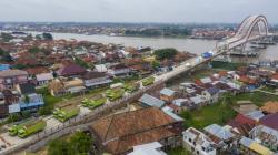 24 Truk Bermuatan Pasir Uji Beban Jembatan Musi VI Palembang<