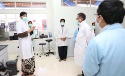 Gegara Menkes Baru Bukan Dokter, Ganjar : Para Dokter Langsung Telepon Saya<