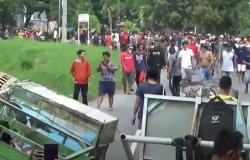Video Ratusan Warga Sidoarjo Bawa Pentungan dan Senjata Tajam Tolak Eksekusi