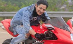 Pose Naik Moge Mewah, Fiki Alman Pemeran Roy Ikatan Cinta Bikin Netizen Salah Fokus