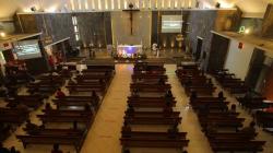 Jemaat Gereja Santa Theresia Semarang Ikuti Misa Natal dengan Protokol Kesehatan Ketat 