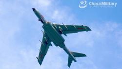 Pesawat Pengebom H-6K Varian Baru China Terlihat saat Latihan Bersama Rusia