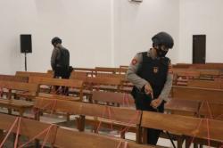 Amankan Natal, Sabhara Polres Majalengka Sterilisasi Gereja