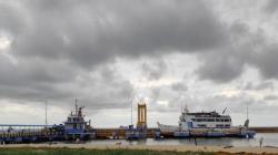 H-1 Natal, Penumpang Padati Pelabuhan Tanjung Kalian Muntok