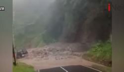 Detik-Detik Tebing 100 Meter di Garut Longsor