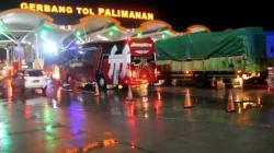 Di Bawah Guyuran Hujan, Ribuan Pemudik Libur Natal Padati Tol Cipali<