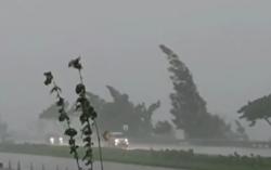 Video Cuaca Ekstrem di Ruas Tol Cipali Majalengka Jawa Barat<