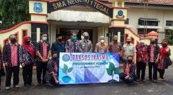 Reuni saat Pandemi, Alumni SMA 1 Tegal Bagikan Ribuan Paket Sembako hingga APD