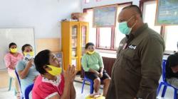 Bak Santa Claus, Umat Kristiani Puji Aksi Gubernur Gorontalo Datang Bawa Bantuan Pangan Bersubsidi 