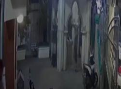 Video Bom Molotov Dilemparkan ke Masjid, Jamaah Nyaris Terkena Ledakan